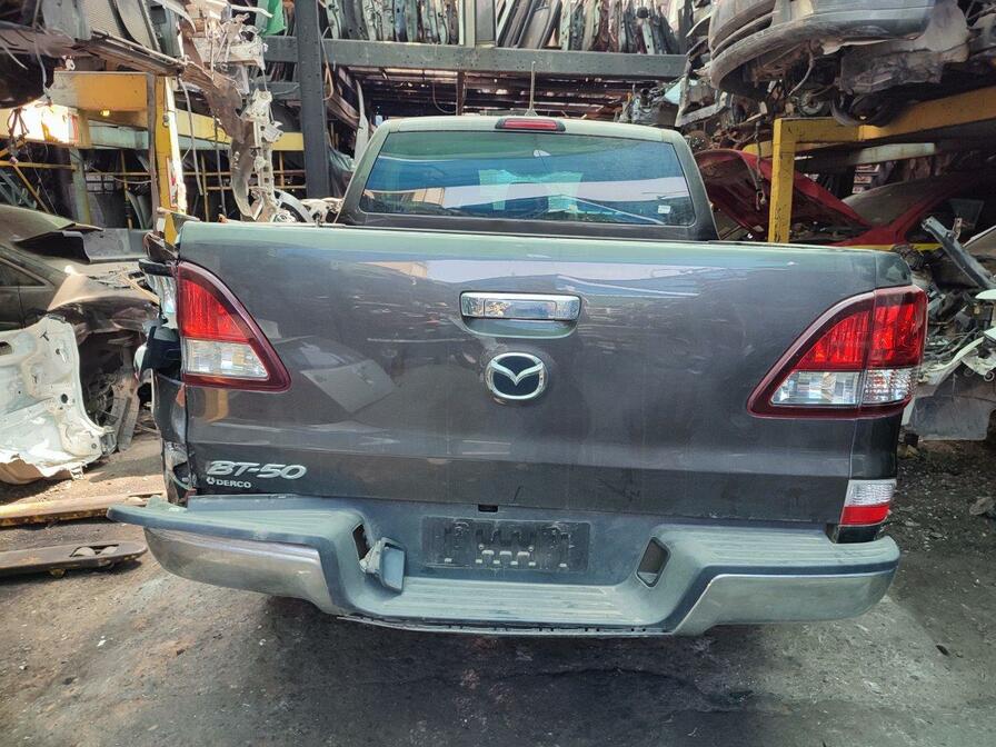 Parachoques Mazda BT50  USADO