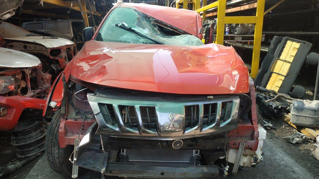 Compresor aire acondicionado Mitsubishi L200  USADO