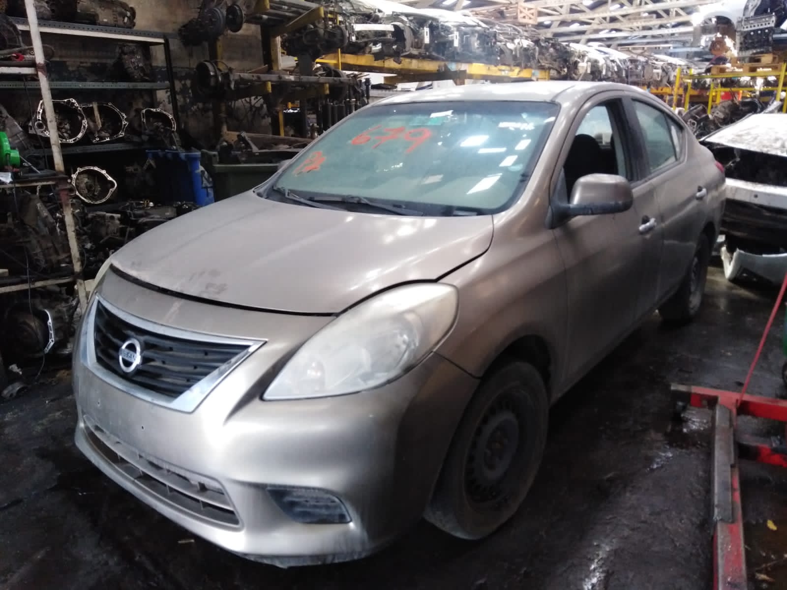 RIEL INYECCIóN Nissan VERSA 2013  USADO EN DESARME