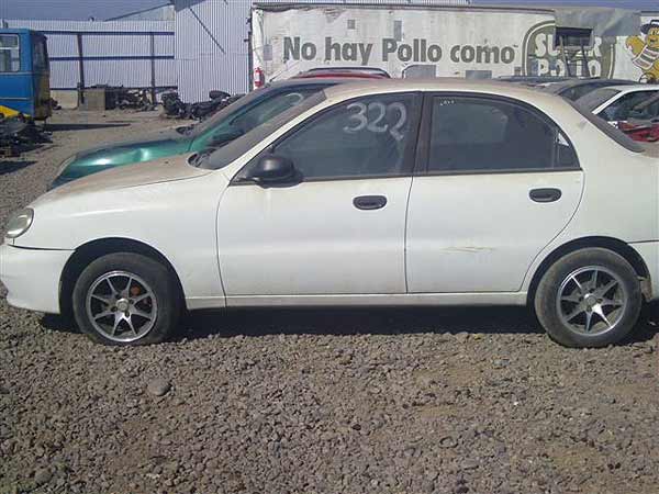 PUERTA Daewoo LANOS 1998  USADA EN DESARME