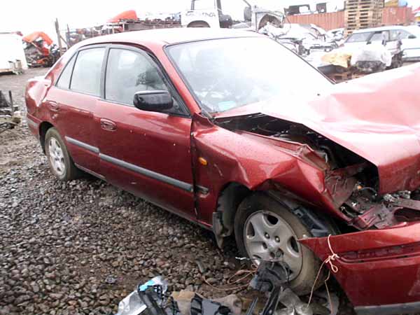 RIEL INYECCIóN Mazda 626 1998  USADO EN DESARME