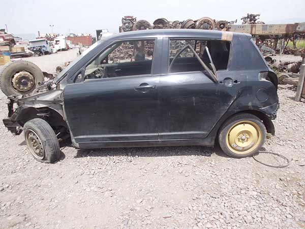 Suzuki SWIFT 2007 - 1 REPUESTO USADO/USADA EN DESARME