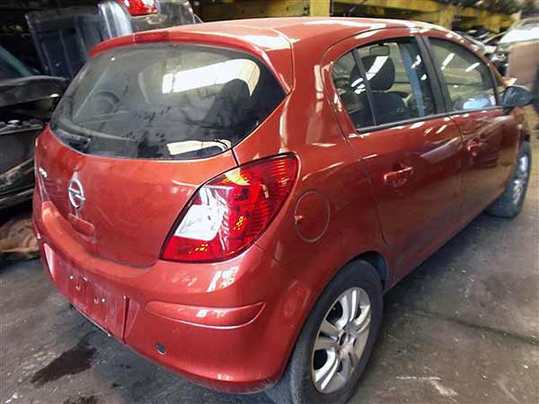 PORTALóN Opel CORSA 2013  USADO EN DESARME