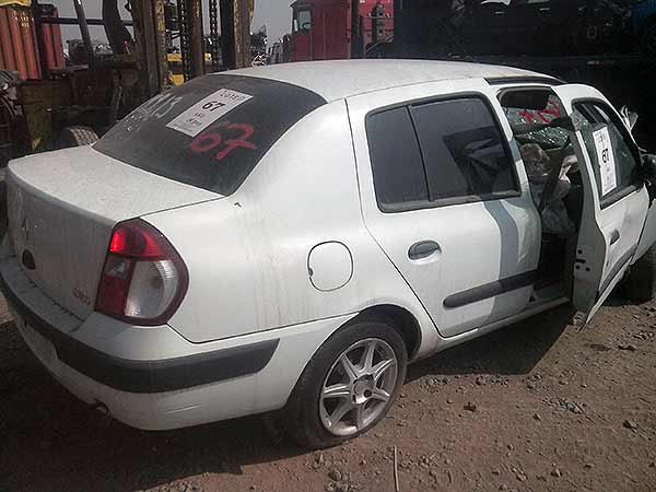 INYECTOR Renault CLIO 2006  USADO EN DESARME