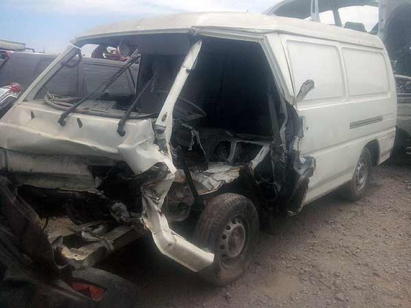Riel inyección Mitsubishi L300  USADO