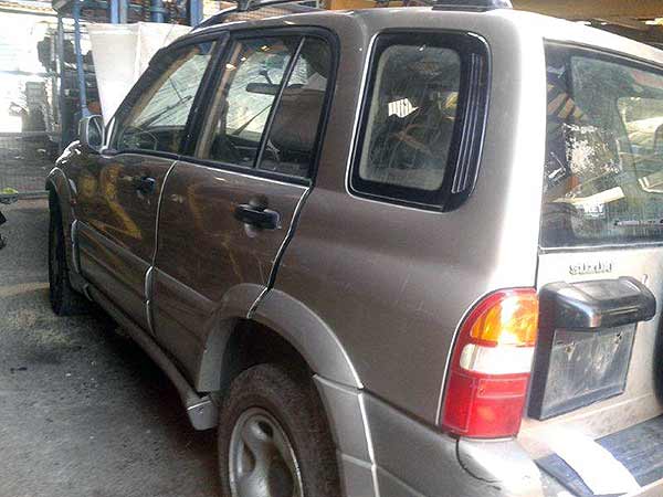 Suzuki GRAND NOMADE 2002 - 1 REPUESTO USADO/USADA EN DESARME