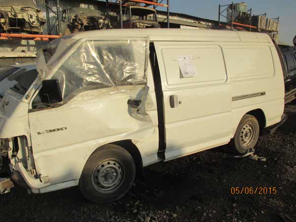 Riel inyección Mitsubishi L300  USADO