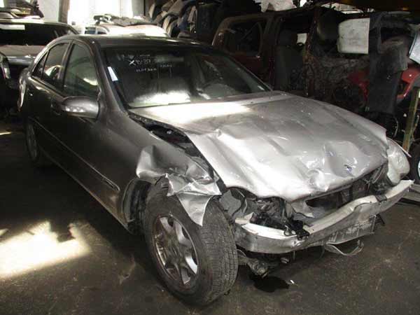 ELECTRO VENTILADOR Mercedes-Benz C180 2004  USADO EN DESARME