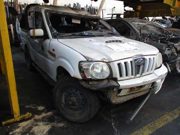 Tapa maleta Mahindra PICK UP  USADO