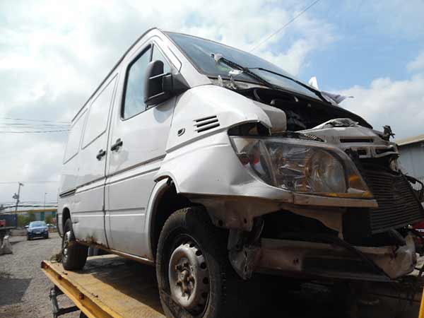 PUENTE DE APOYO Mercedes-Benz Sprinter 2007  USADO EN DESARME
