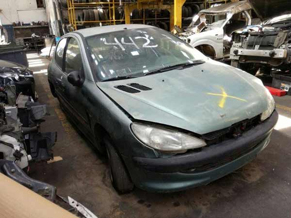 RIEL INYECCIóN Peugeot 206 2000  USADO EN DESARME