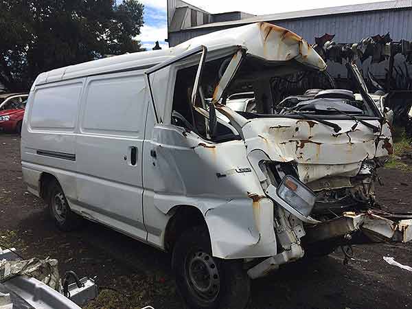 COMPRESOR AIRE ACONDICIONADO Mitsubishi L300 2005  USADO EN DESARME