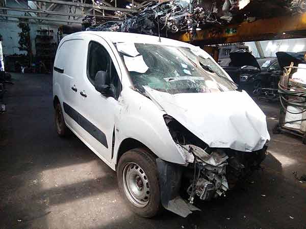 ELECTRO VENTILADOR Peugeot PARTNER 2012  USADO EN DESARME