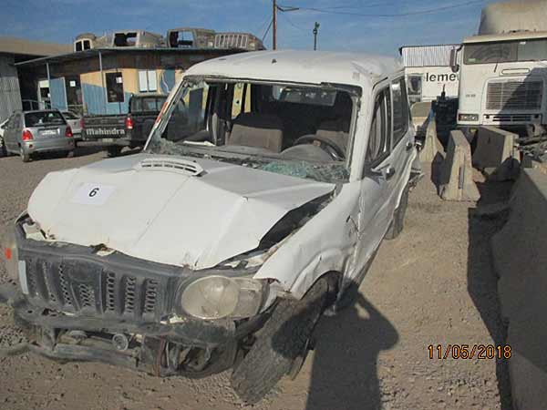 Tapa maleta Mahindra PICK UP  USADO