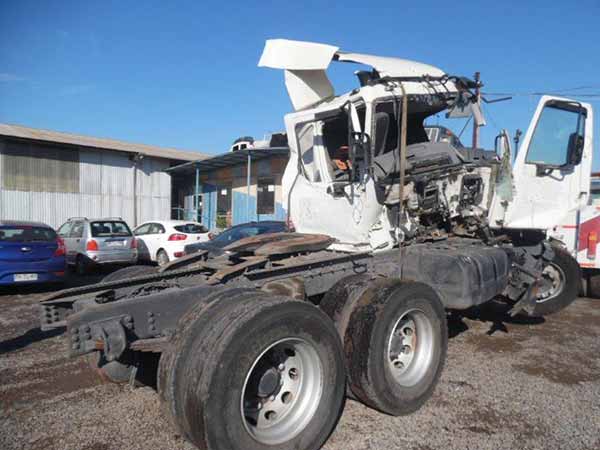 TAPA MALETA Volvo VM 2015 USADO