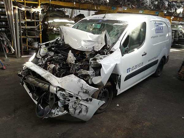 ELECTRO VENTILADOR Peugeot PARTNER 2016  USADO EN DESARME