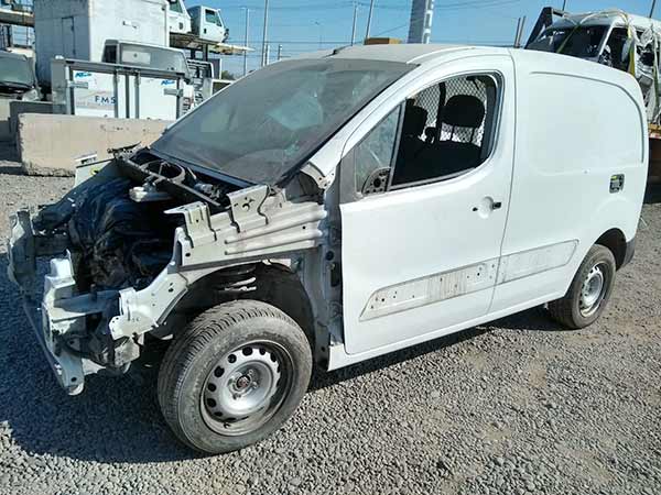 ELECTRO VENTILADOR Peugeot PARTNER 2012  USADO EN DESARME