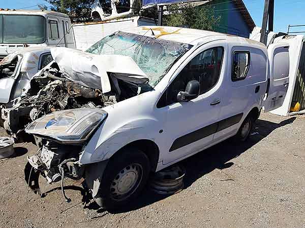 FOCO Citroen BERLINGO 2013  USADO EN DESARME