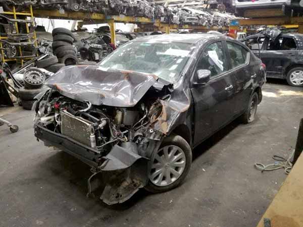 RIEL INYECCIóN Nissan VERSA 2016  USADO EN DESARME